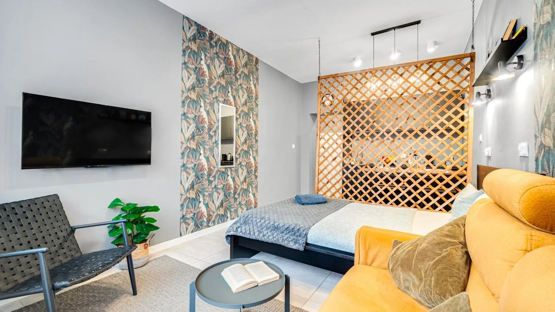 Monkey Apartment ~ 700M Main Square ~ Self Check-In 24H Wroclaw