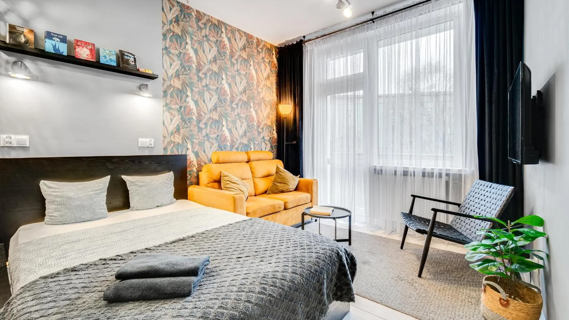 Monkey Apartment ~ 700M Main Square ~ Self Check-In 24H Wroclaw 0*,  Poland