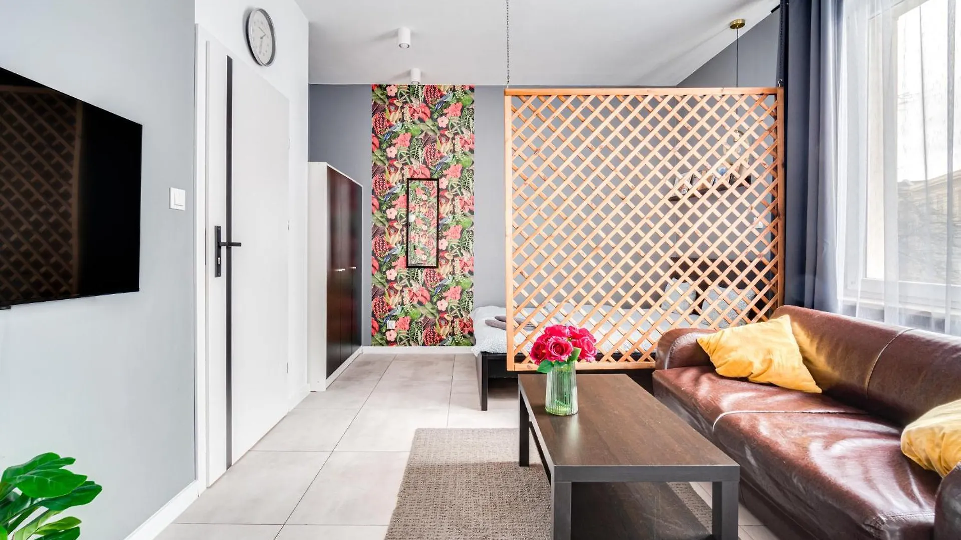 Monkey Apartment ~ 700M Main Square ~ Self Check-In 24H Wroclaw