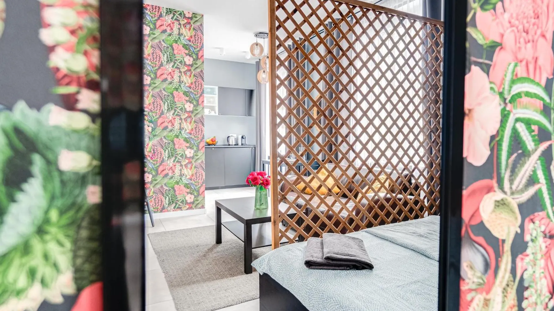 Monkey Apartment ~ 700M Main Square ~ Self Check-In 24H Wroclaw